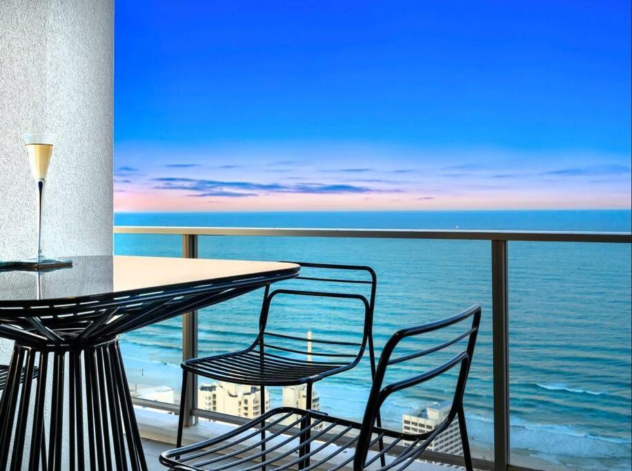 Exclusive Circle On Cavil Sub-Penthouse Luxury Apt - Hosted By Coastal Letting Gold Coast Exterior photo