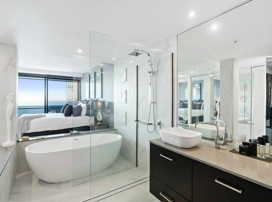 Exclusive Circle On Cavil Sub-Penthouse Luxury Apt - Hosted By Coastal Letting Gold Coast Exterior photo